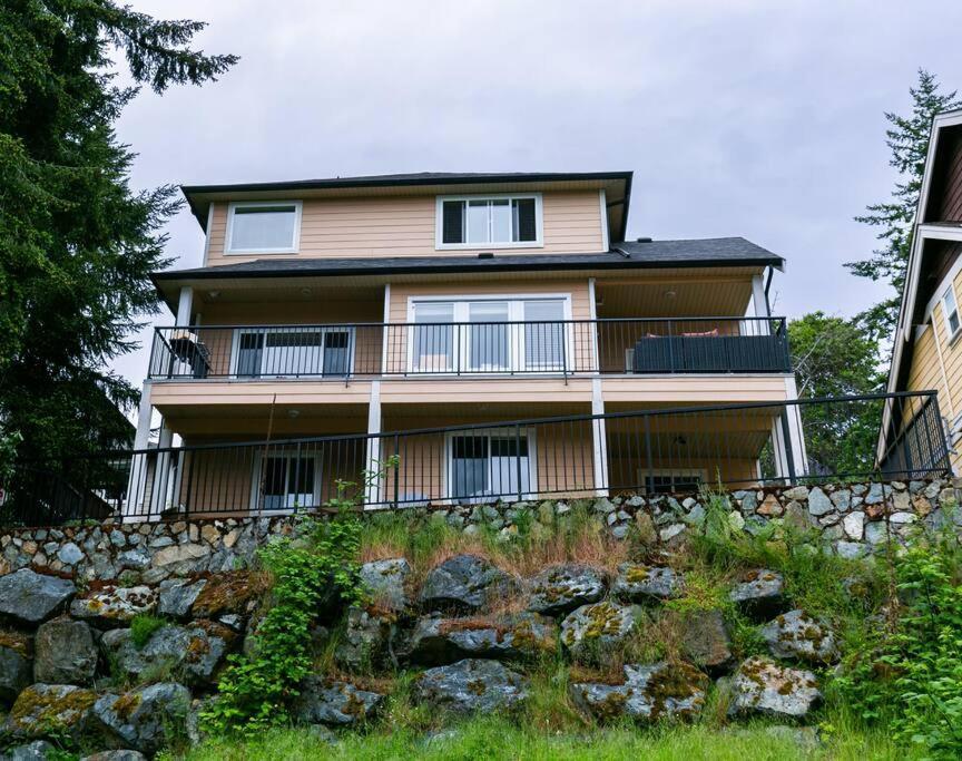 Вілла Cozy Renovated Oasis W Private Terrace & Parking Вікторія Екстер'єр фото